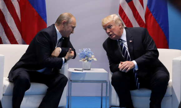 Fra Cubakrisa til Krimkrisa. Slik har USA og Russland skyggebokset seg inn i en ny kald krig